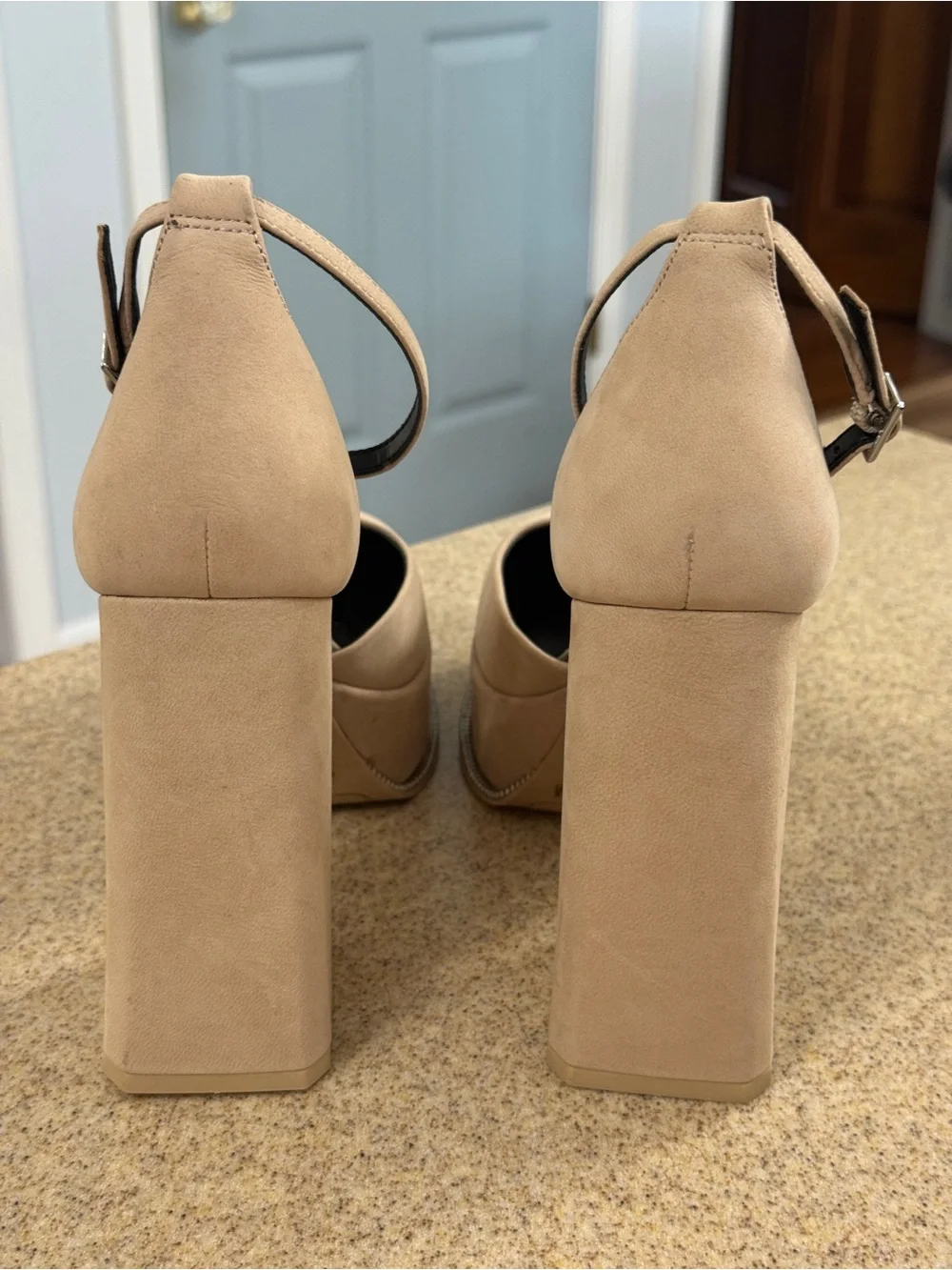 Gianni Bini Otten Spanish Sand ankle strap platform pumps 9 New Suede Fabric Zip